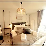 アパートホテル Place Des Jolis Reves 3*