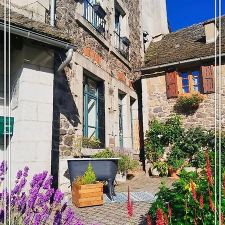 Place Des Jolis Reves Riom-es-Montagnes