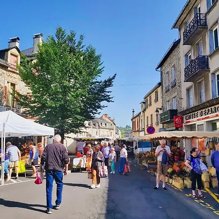 Place Des Jolis Reves Riom-es-Montagnes